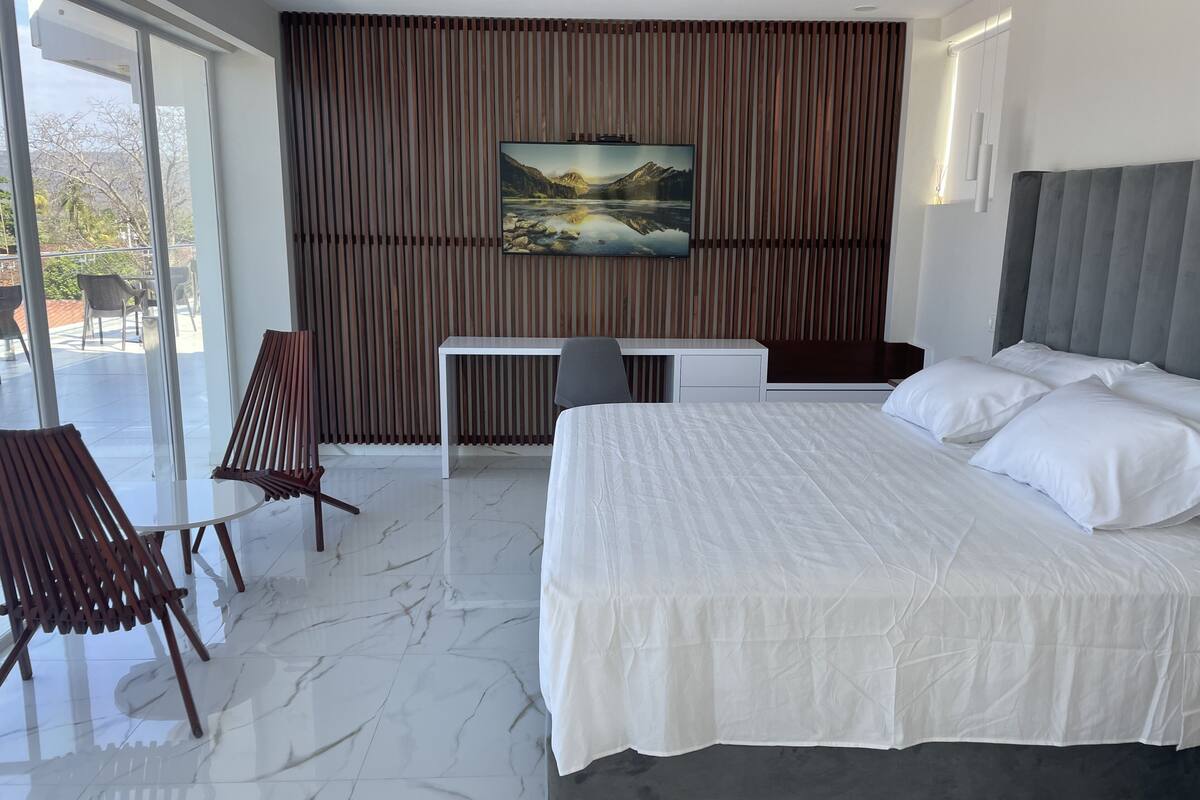 Kamar Mewah | Seprai katun Mesir, selimut bulu angsa, minibar, dan tirai kedap cahaya