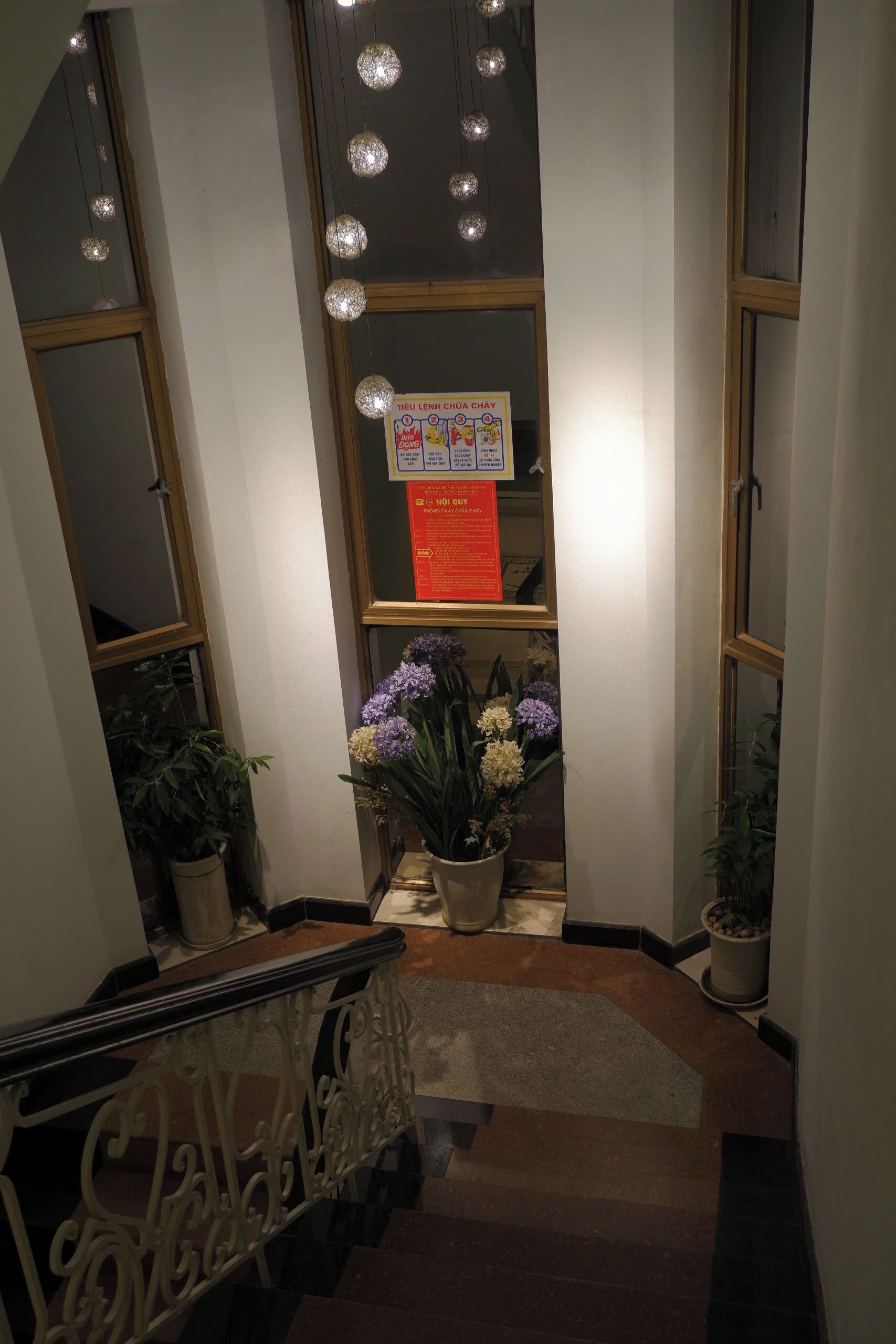 handrails in stairways