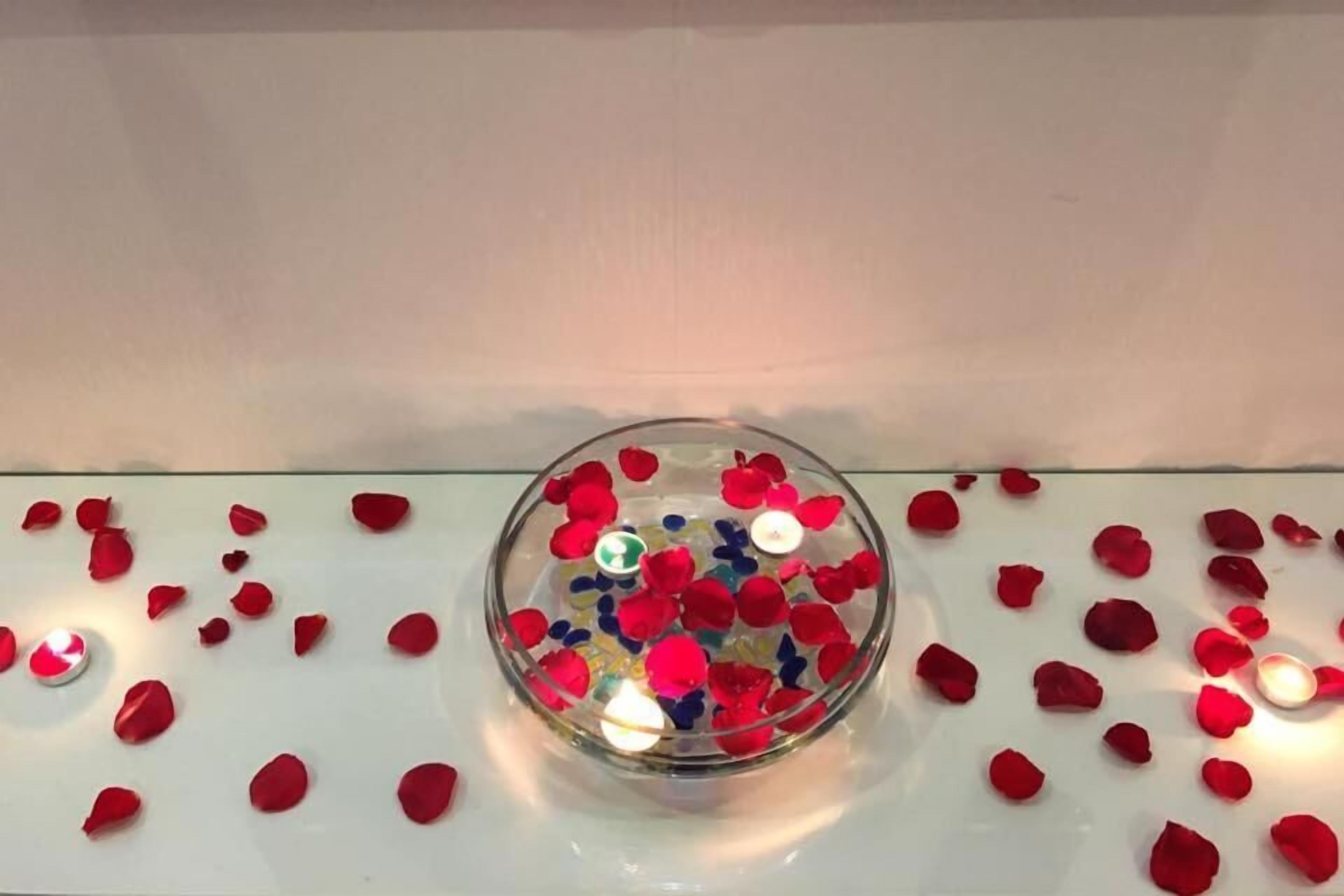 deluxe double room, balcony | bathroom | free toiletries, hair dryer, slippers, towels