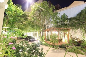 Superior Double Room, Garden View | Garden view - Khach San Tuong Vi - Van Cao (Hai Phong)