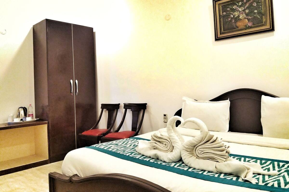 Seprai premium, meja kerja, kedap suara, dan Wi-Fi gratis