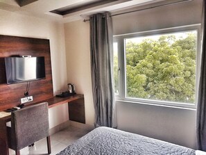 슈피리어 더블룸 | 고급 침구, 책상, 방음 설비, 무료 WiFi