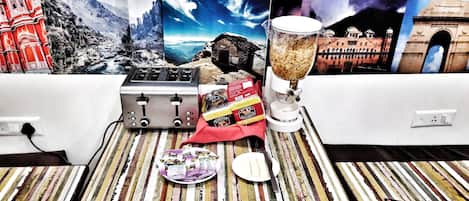 Desayuno buffet diario (INR 200 por persona)