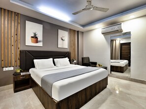 Premium bedding, desk, soundproofing, free WiFi - Airport Hotel Delhi Aerocity (New Delhi)