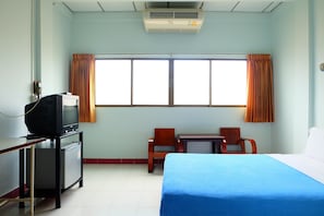 Standard Double Room with Air-Con | Blackout drapes, free WiFi - Thairungruang Backpackers Suratthani (Surat Thani)