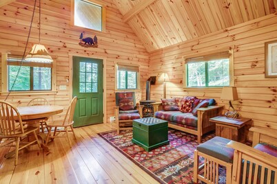 Tall Pines Log Cabin Retreat  UPGRADED WITH FIBER OPTIC INTERNET