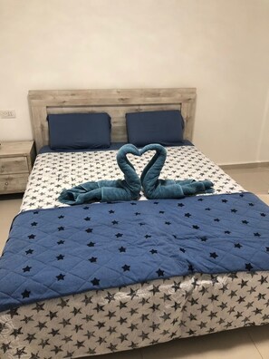 Comfort-Apartment, 1 Schlafzimmer, Whirlpool, Erdgeschoss | 1 Schlafzimmer, hochwertige Bettwaren, Schreibtisch