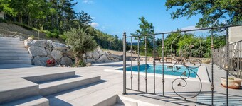 Magnifica villa indipendente per 14 ospiti con WIFI, A/C, piscina privata, TV, terrazza e parcheggio