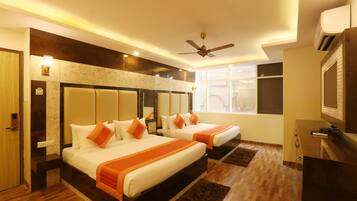 Family Suite, 1 Double Bed | Soundproofing, rollaway beds, free WiFi