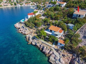 Exterior - Cosy apartment for 4 people with A/C, WIFI, TV, terrace and pets allowed (Senj)