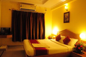 20 bedrooms, free WiFi