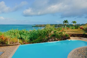 Outdoor pool - Boutique vllla on the rocks (Trou d'Eau Douce)