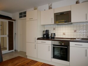Frigorifero, microonde, forno, lavastoviglie
