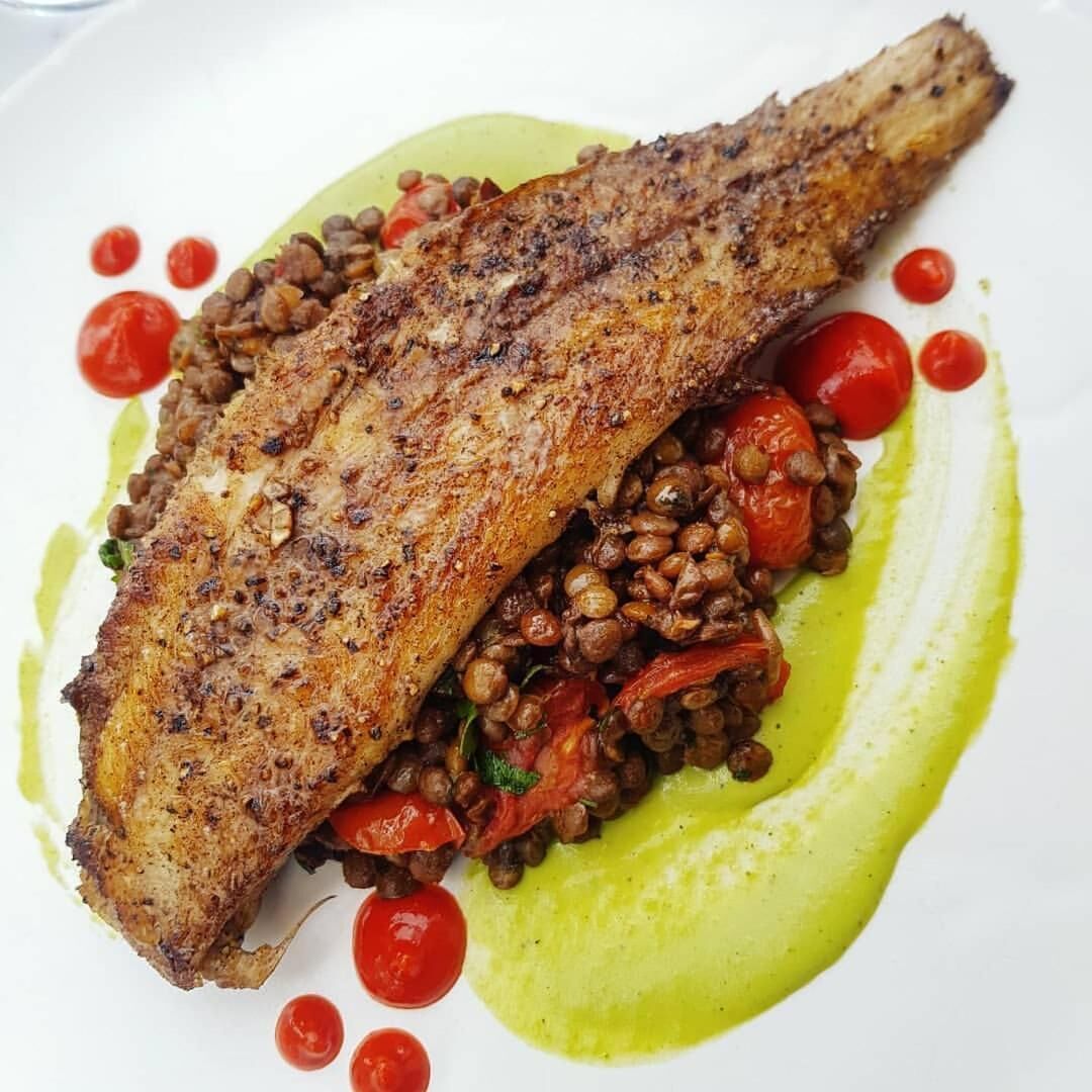 breakfast, lunch and dinner served