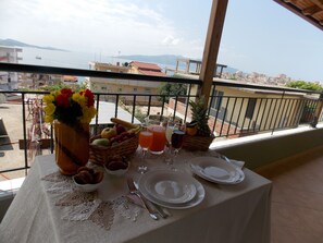 Bao gồm bữa sáng kiểu Âu hàng ngày 