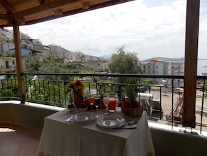 Khu ẩm thực ngoài trời