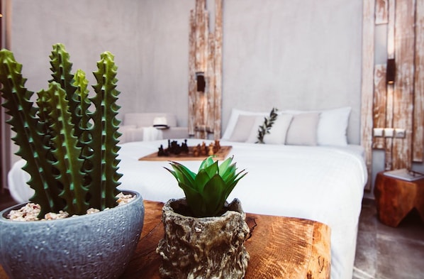 Studio | Työpöytä, äänieristys, silitysrauta/-lauta, ilmaiset vauvansängyt