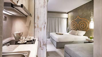 Superior Studio | Desk, soundproofing, iron/ironing board, free cribs/infant beds