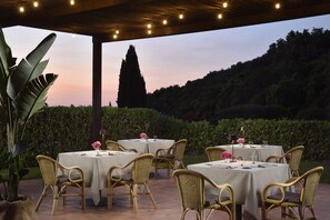 Se sirven cenas y cocina italiana 
