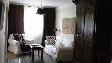 Standard Suite | Living area