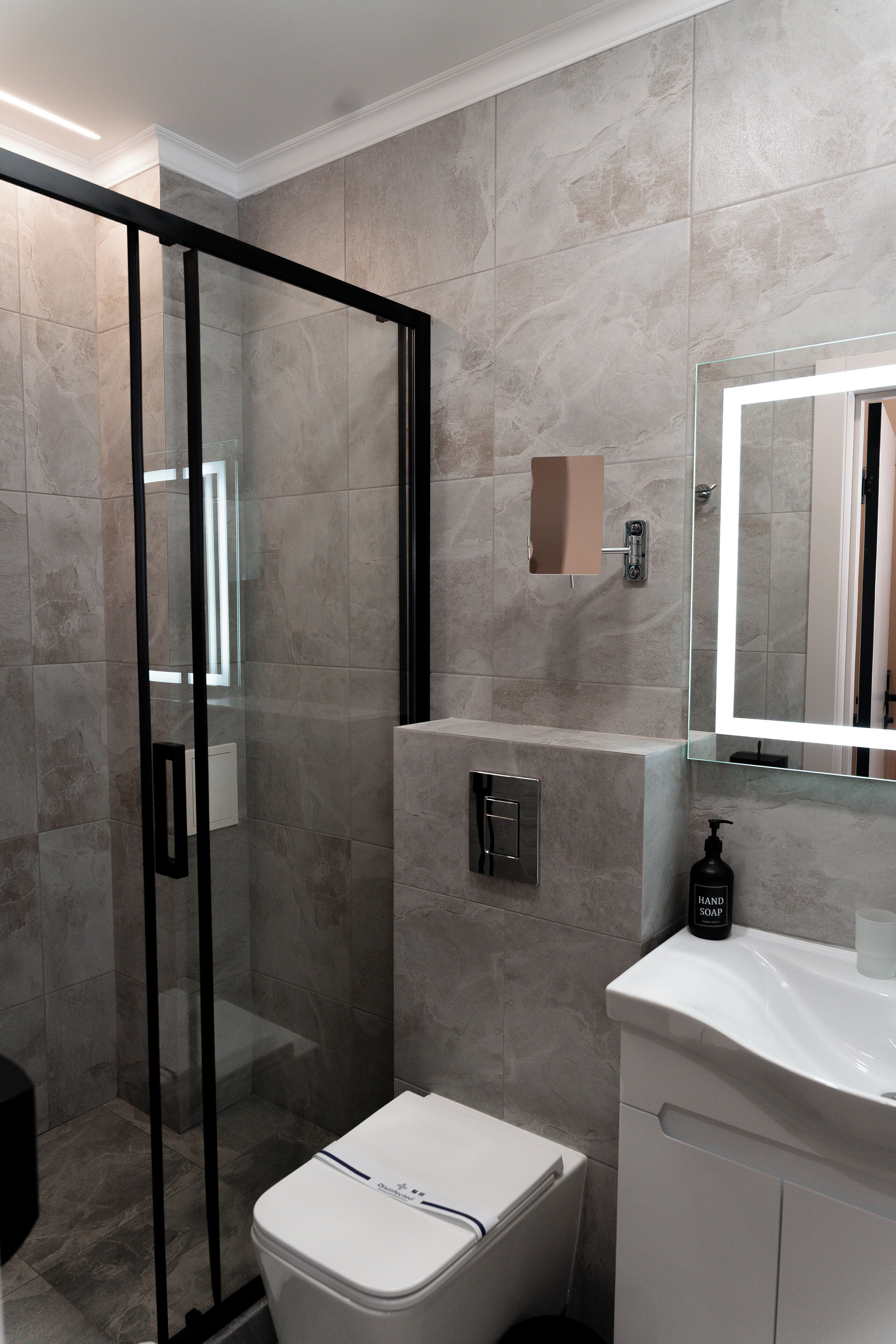 1 bedroom, premium bedding, minibar, free WiFi