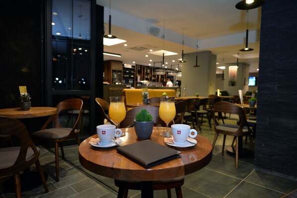 Bar (en el alojamiento)