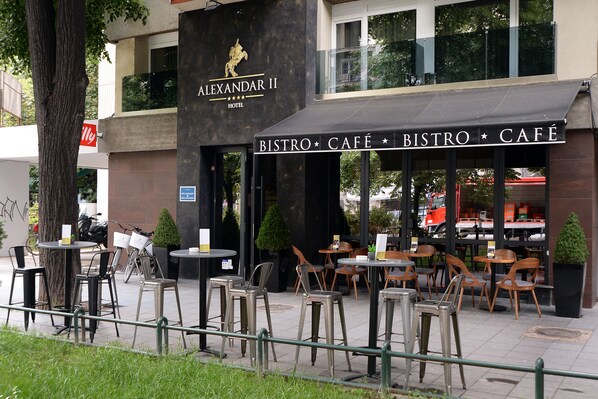 Pintu masuk properti