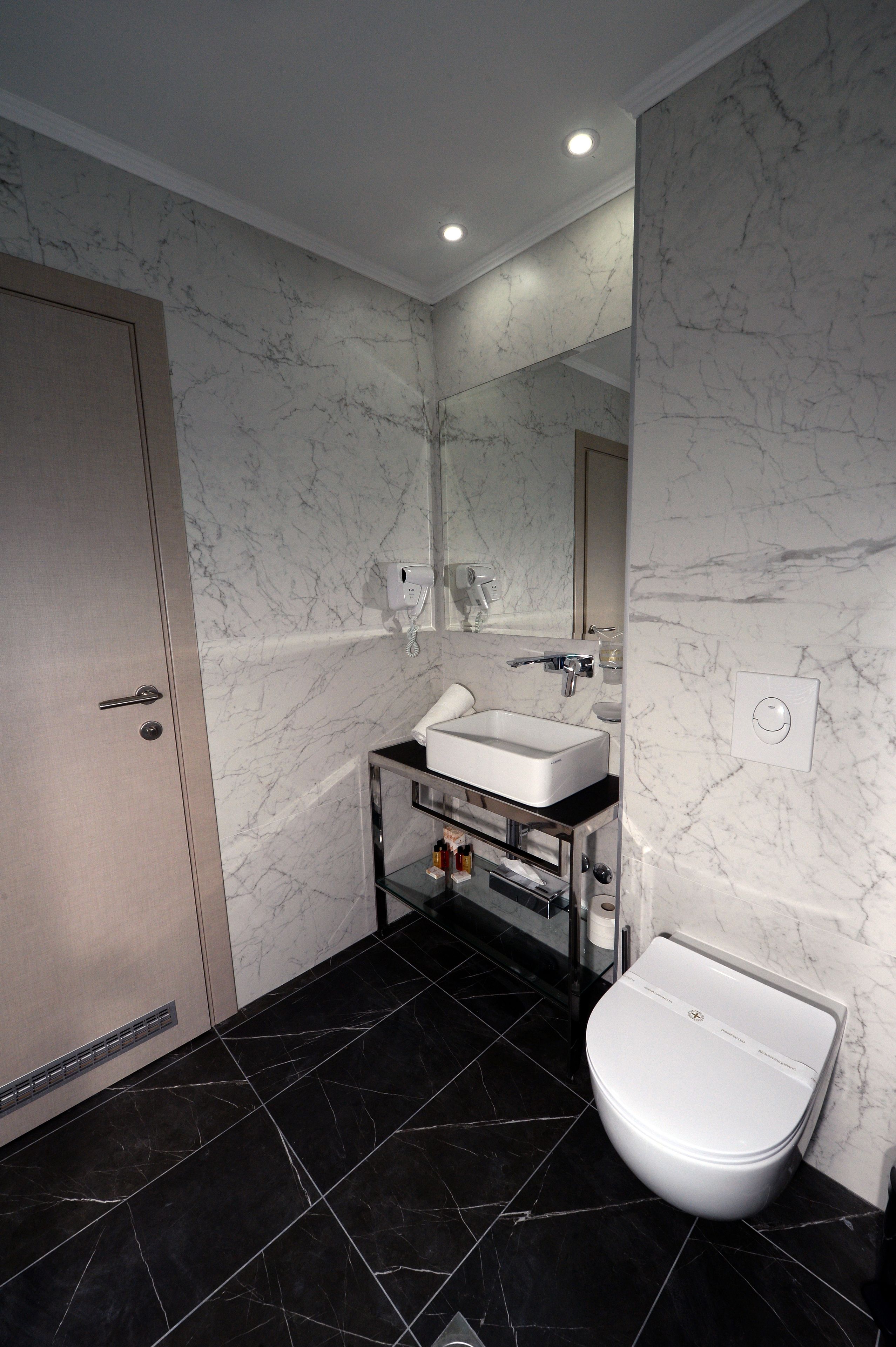 standard double or twin room, city view | bathroom | shower, free toiletries, hair dryer, towels