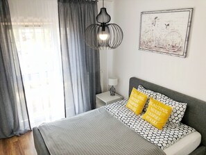 Apartment (ul.Grochowska 207) | Pillowtop beds, desk, soundproofing, iron/ironing board - Fox Center Apartments (Warsaw)