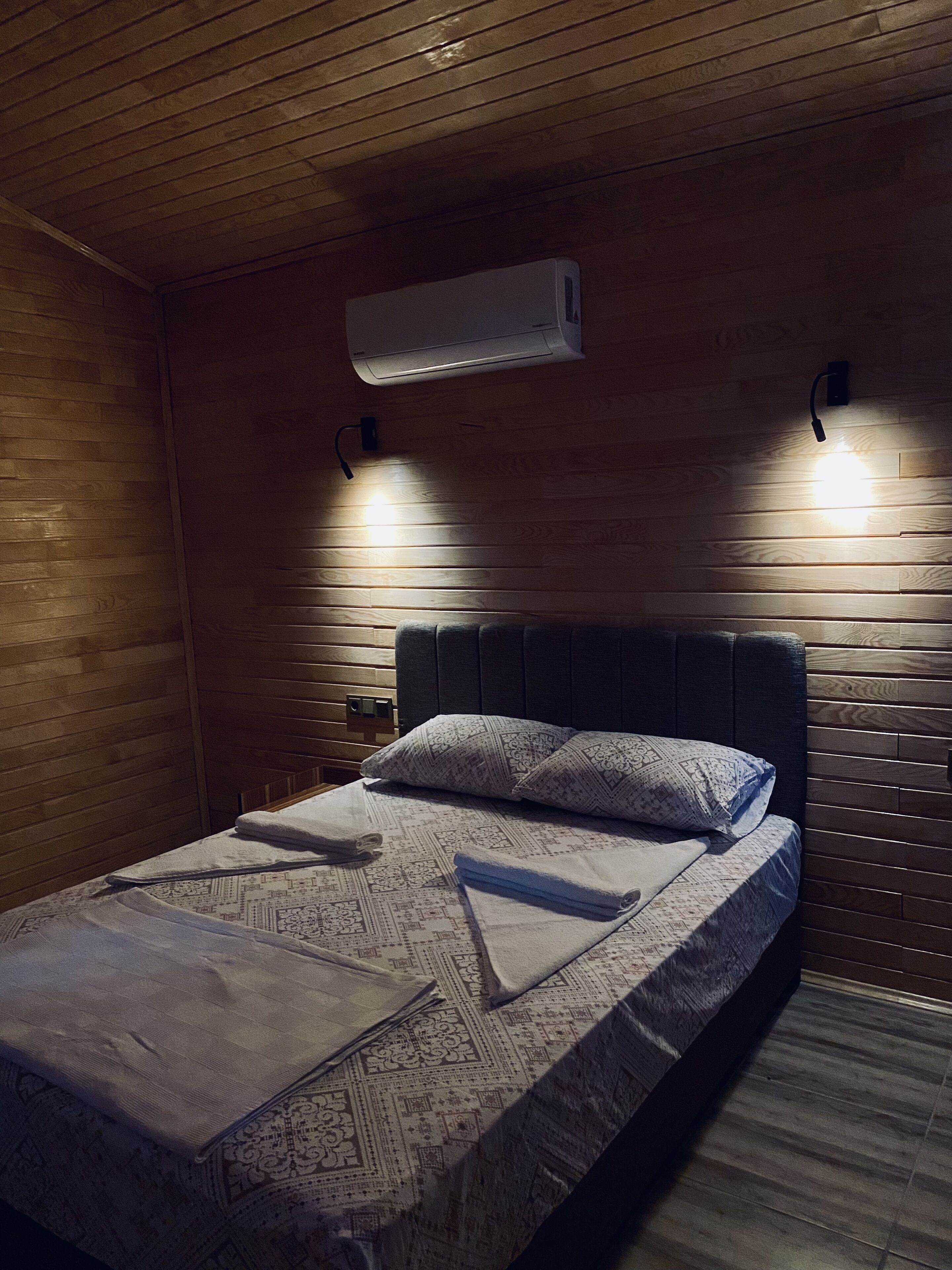 Bungalow | Desk, free WiFi, bed sheets