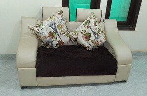 TV - Hotel Jhanvi Palace (New Delhi)