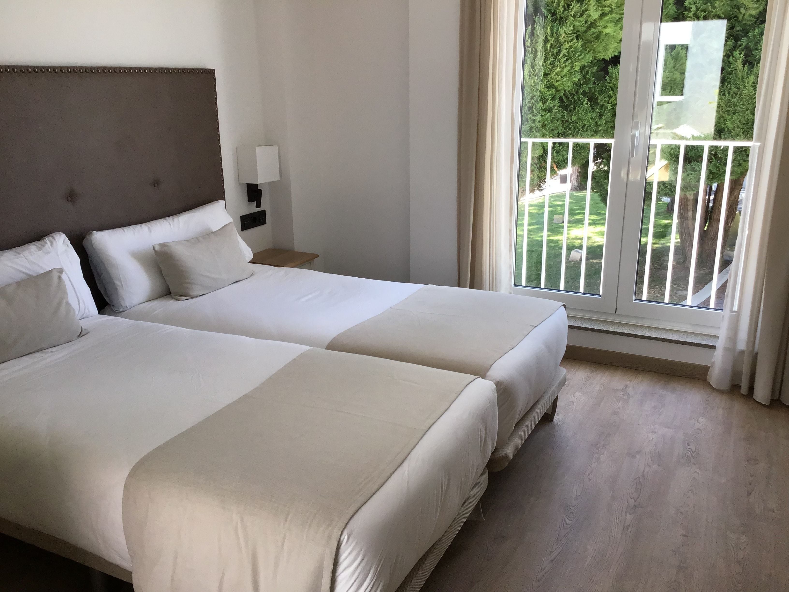 deluxe double room, 2 single beds, non smoking | premium bedding, memory-foam beds, minibar, in-room safe