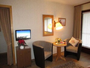 Dobbeltrom – standard, balkong | Oppholdsområde | TV