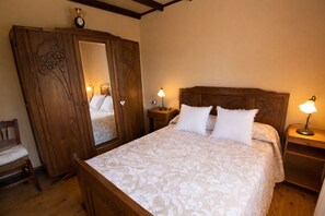 5 bedrooms, iron/ironing board, free WiFi - Delightful destination in the heart of Costa Brava (Vidreres)