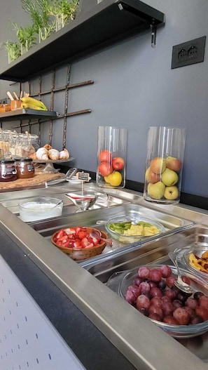 Free daily buffet breakfast - Locanda Restel de Fer  (Riva del Garda)