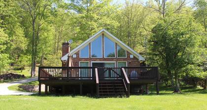 MEMORIAL DAY AVAIL -Riverside Escape - 3BR/1.5BA Riverfront, Pet Friendly!