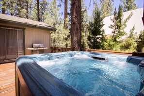 Bain à remous extérieur