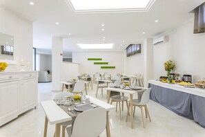 Free daily continental breakfast - ViaMonti Hotel (Racale)