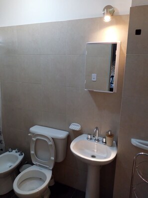 Classic-Doppelzimmer, 1 Schlafzimmer, eigenes Bad | Waschbecken im Bad