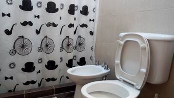 Classic Double Room, 1 Bedroom, Private Bathroom | Bathroom | Shower, free toiletries