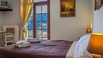Deluxe Double Room, Balcony | Premium bedding, individually decorated, individually furnished, desk