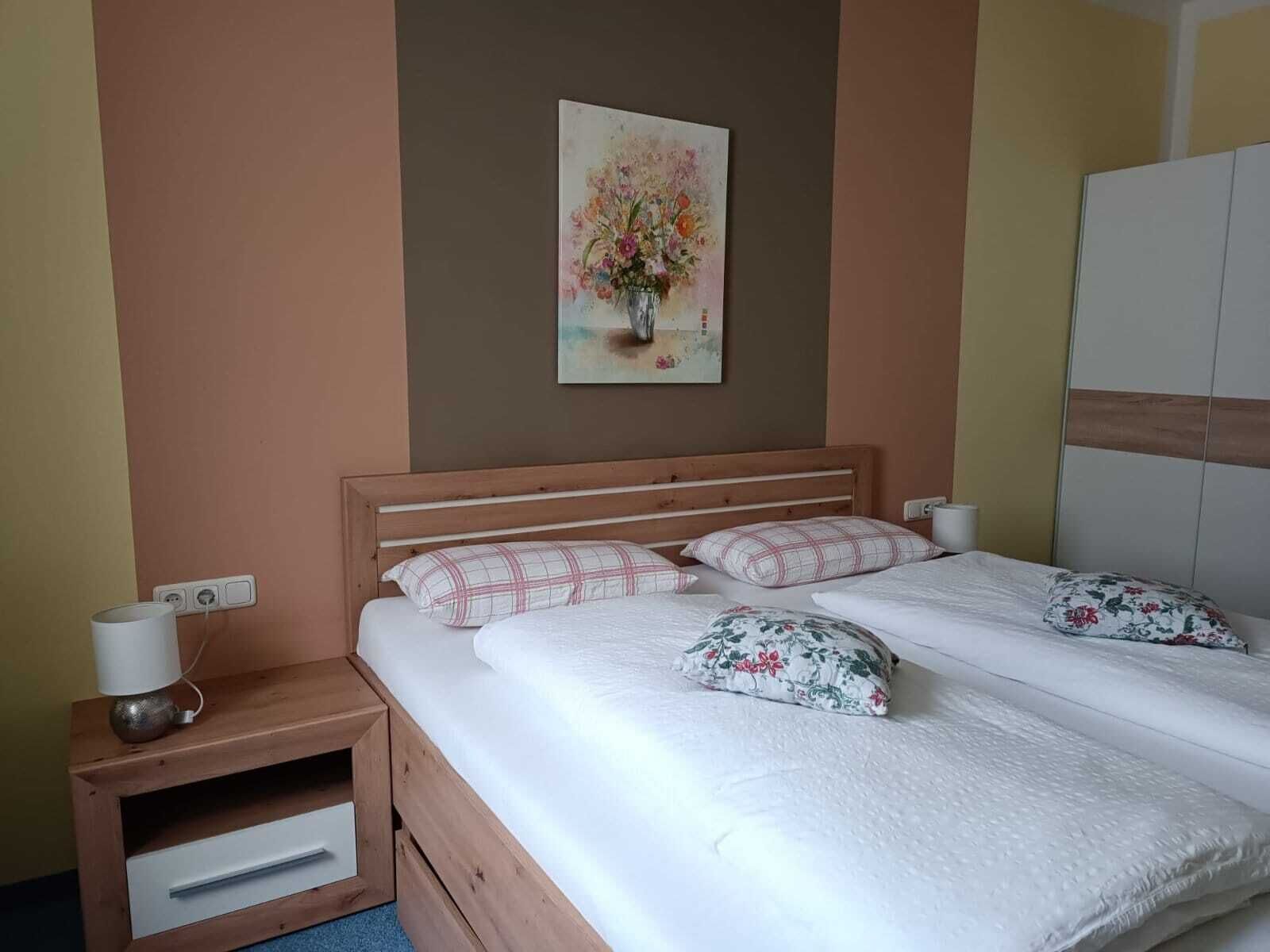 Classic Double or Twin Room | Desk, blackout drapes, free WiFi, bed sheets