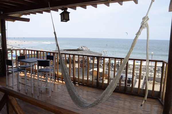Panorama driepersoonskamer, 1 slaapkamer, uitzicht op zee, aan het strand | Uitzicht vanuit de kamer
