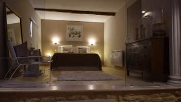 Double Room, 1 King Bed, Hot Tub | Premium bedding, individually decorated, individually furnished