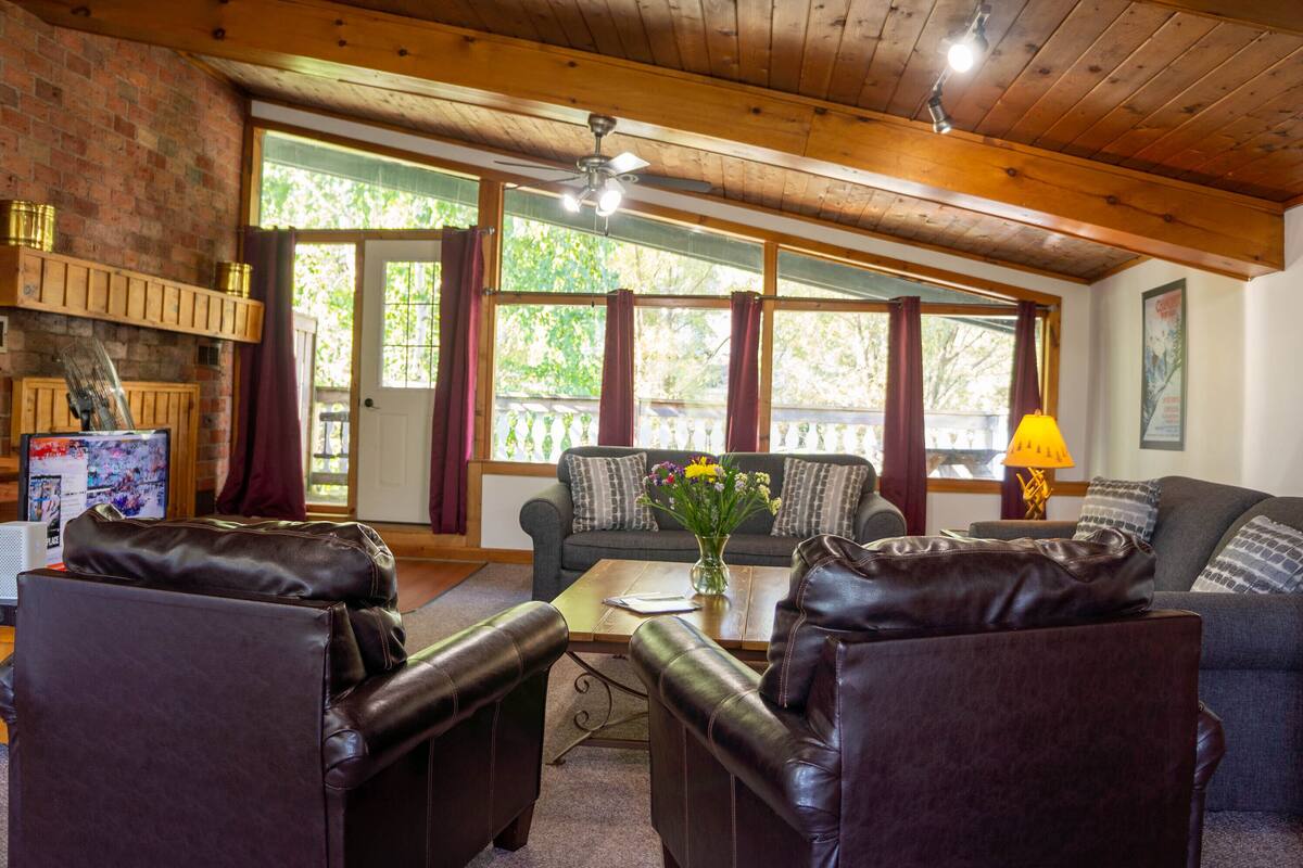 4 Bedroom Chalet F01/F02 | Living room