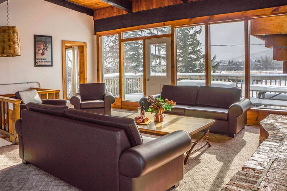 8 Bedroom Chalet w Hot Tub/Sauna #54