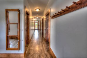 Chalet | Didekorasi berbeda-beda dan dilengkapi dengan perabotan berbeda-beda