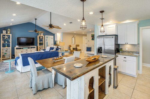 Fish & Boat On-Site! Coastal Pass Christian Escape