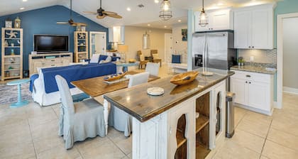 Fish & Boat On-Site! Coastal Pass Christian Escape