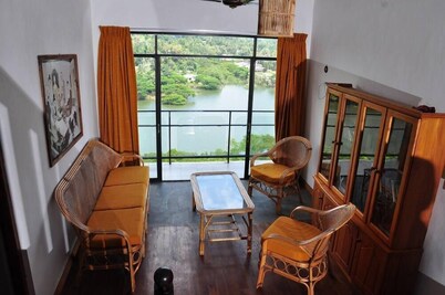 HELFAROAN Spacious, bright villa. Beautiful Panorama.